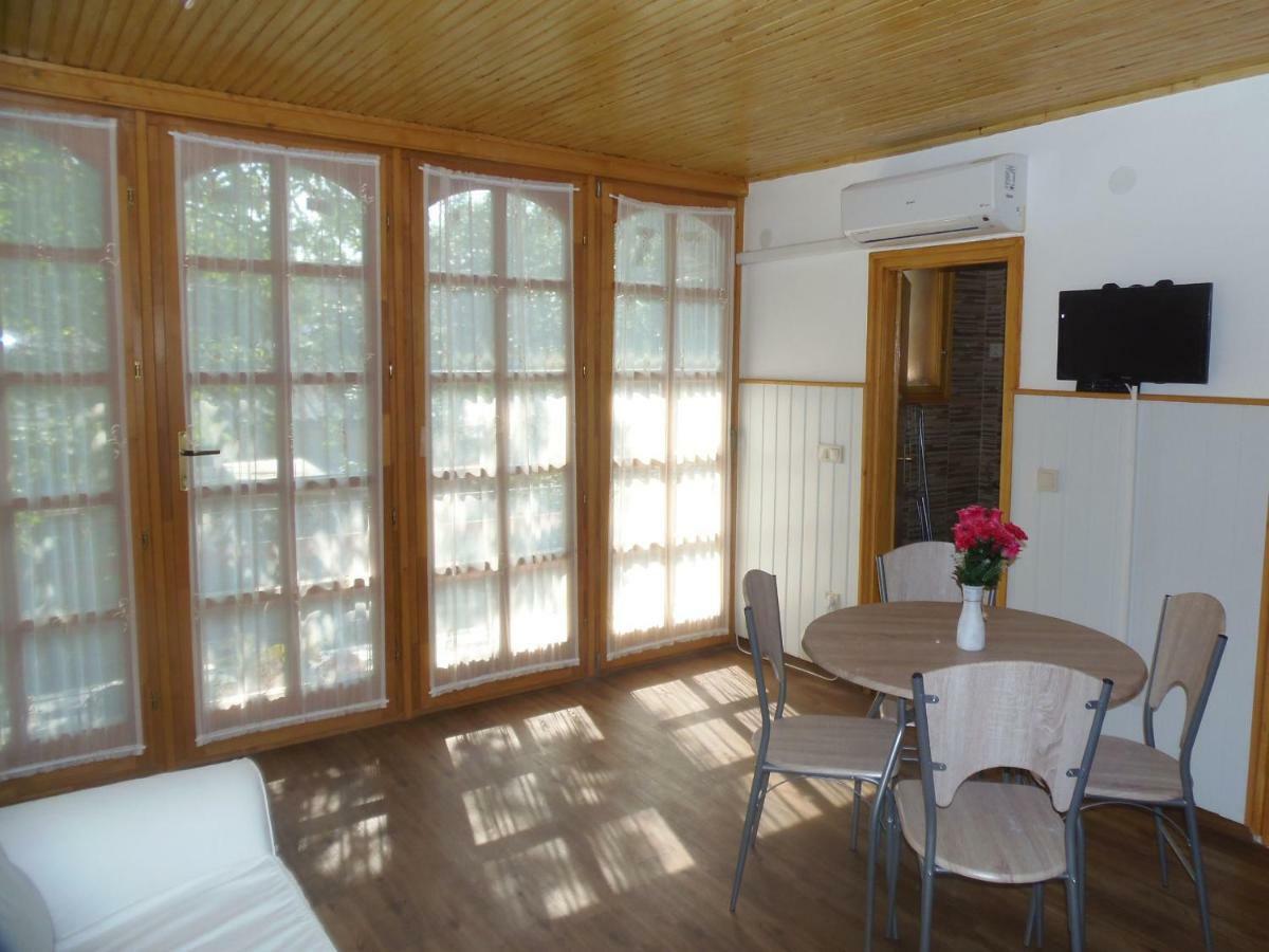 Hovirag Apartman 2 Hajduszoboszlo Ngoại thất bức ảnh