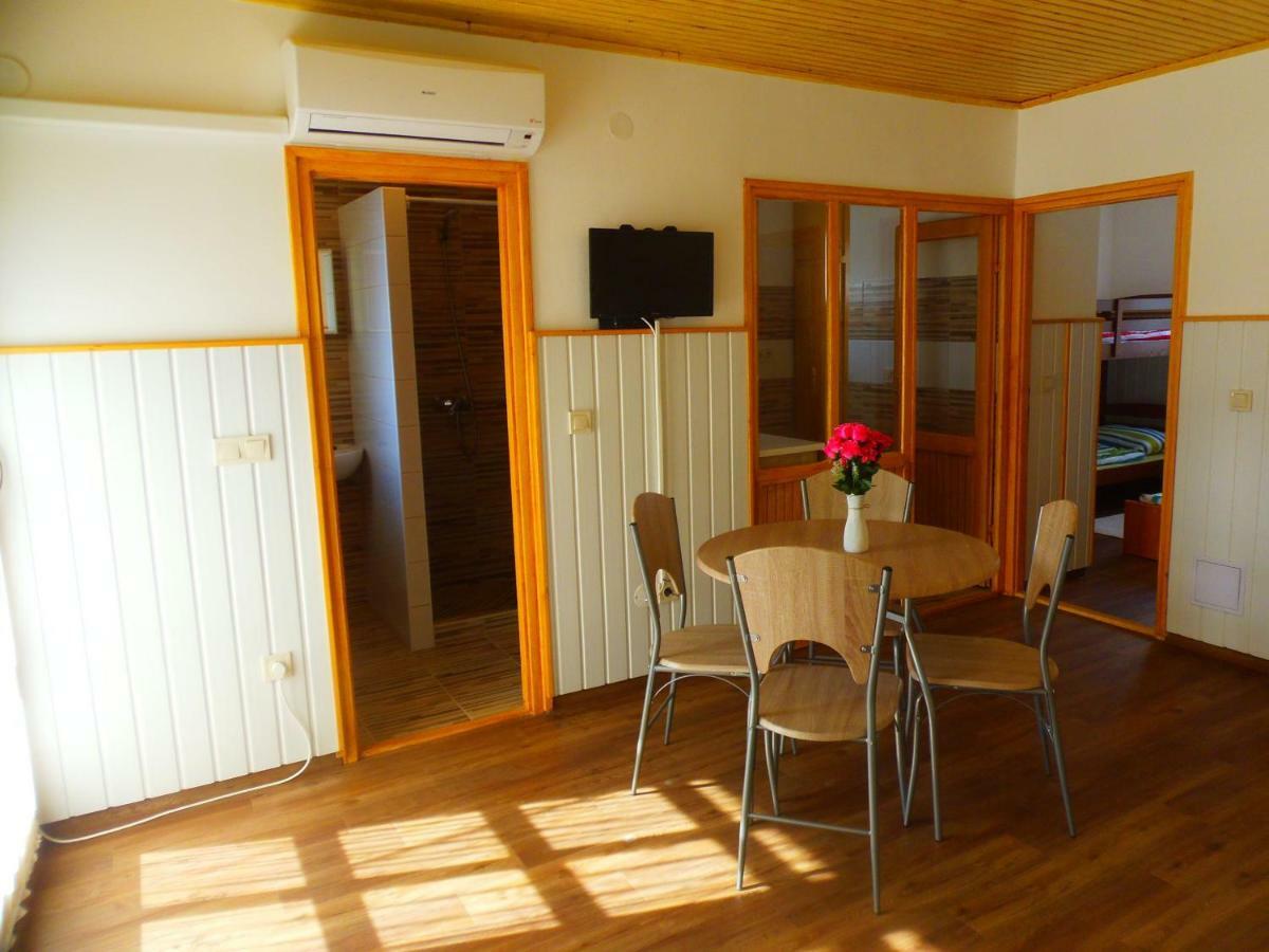 Hovirag Apartman 2 Hajduszoboszlo Ngoại thất bức ảnh